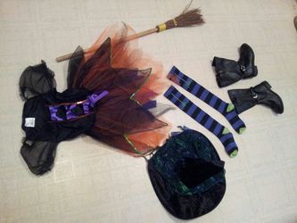 Girls halloween witch costume fits sz 8 to 10 sz large with all