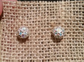 Glittery stud earrings