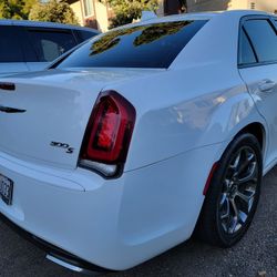 2018 Chrysler 300s 