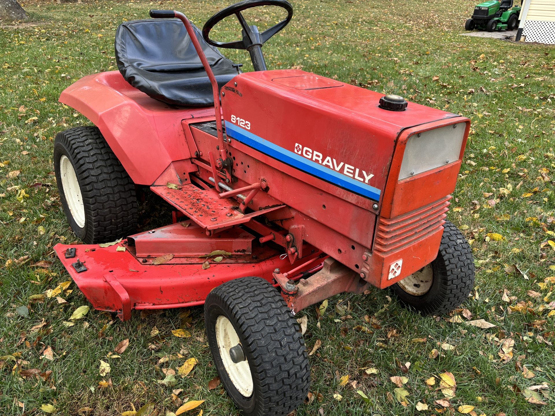 Great Classic Garden Tractor  Gravely 8123 Rear engine