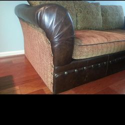 Comfortable, High-Quality Craftsmanship Couch