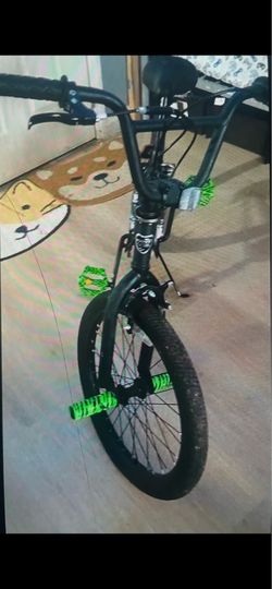 A green bmx bike