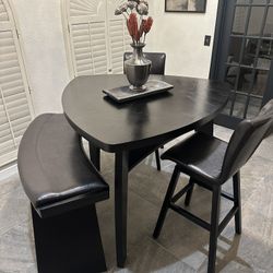 Beautiful Modern Dining Room 