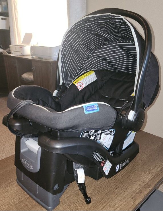 GRACO INFANT CARSEAT