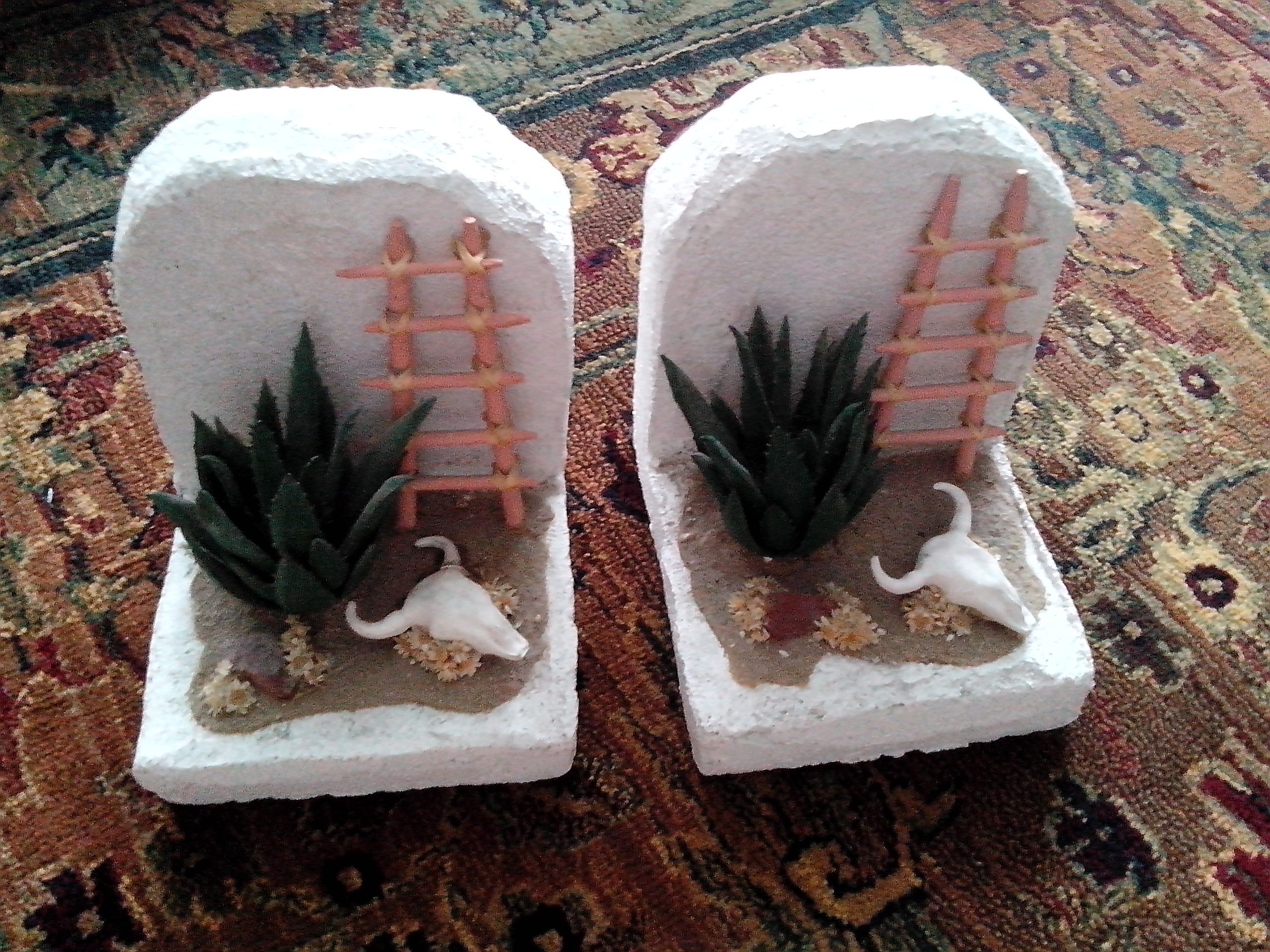 7-BE: Pair of White Charming and Interesting Bookends Book Ends