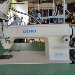 Juki Professional Quality Sewing Machine 