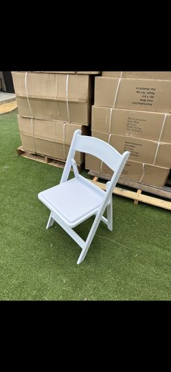 White Party Chairs/ Sillas Blancas De Resina