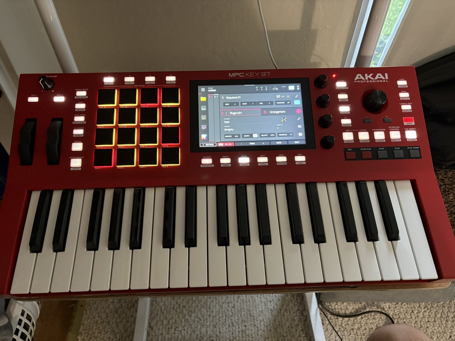 MPC Key 37 Read Descriptiom
