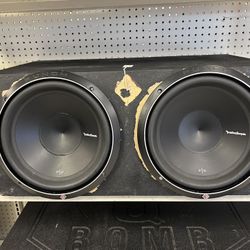 Rockford Fosgate P2 2x12” Subwoofer 