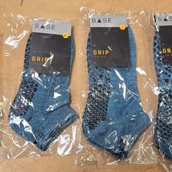 New BASE Grip Crew Socks (Multiple Sizes) – Non-Slip Athletic