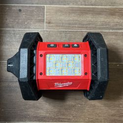 Milwaukee Flood Light