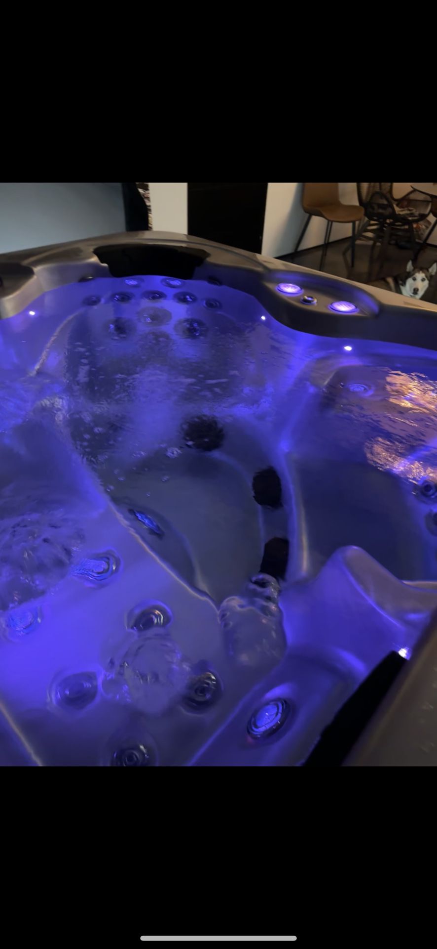 New High End 58 Jet Spa Hot Tub Seats 4