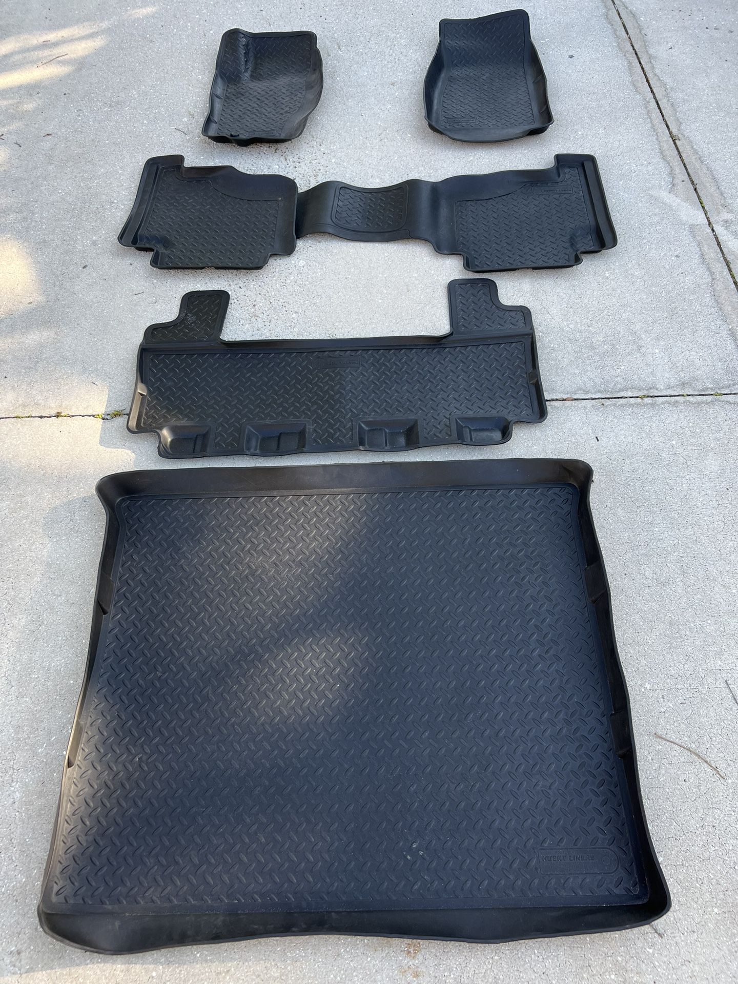 Husky Floor Liners 2007 Jeep Commander 