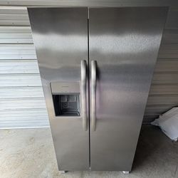 Like NEW 26 Cubic Feet Side By Side Refrigerator 