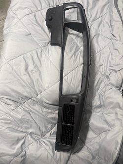 91 - 95 TOYOTA PICKUP DASH INSTRUMENT CLUSTER PANEL BEZEL TRIM OEM USED