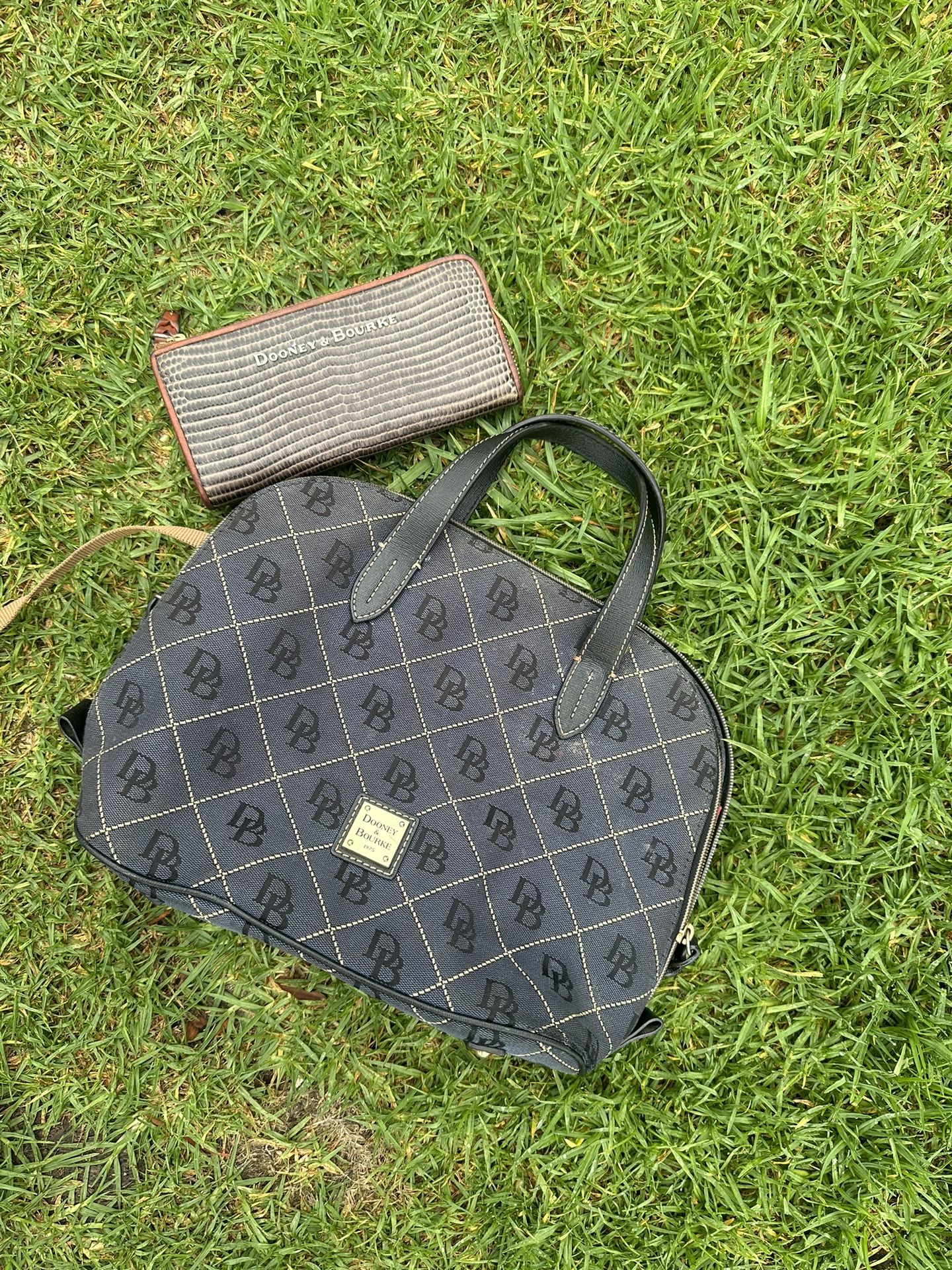 DOONEY BOURKE MONOGRAM HOBO BAG Plus Wallet