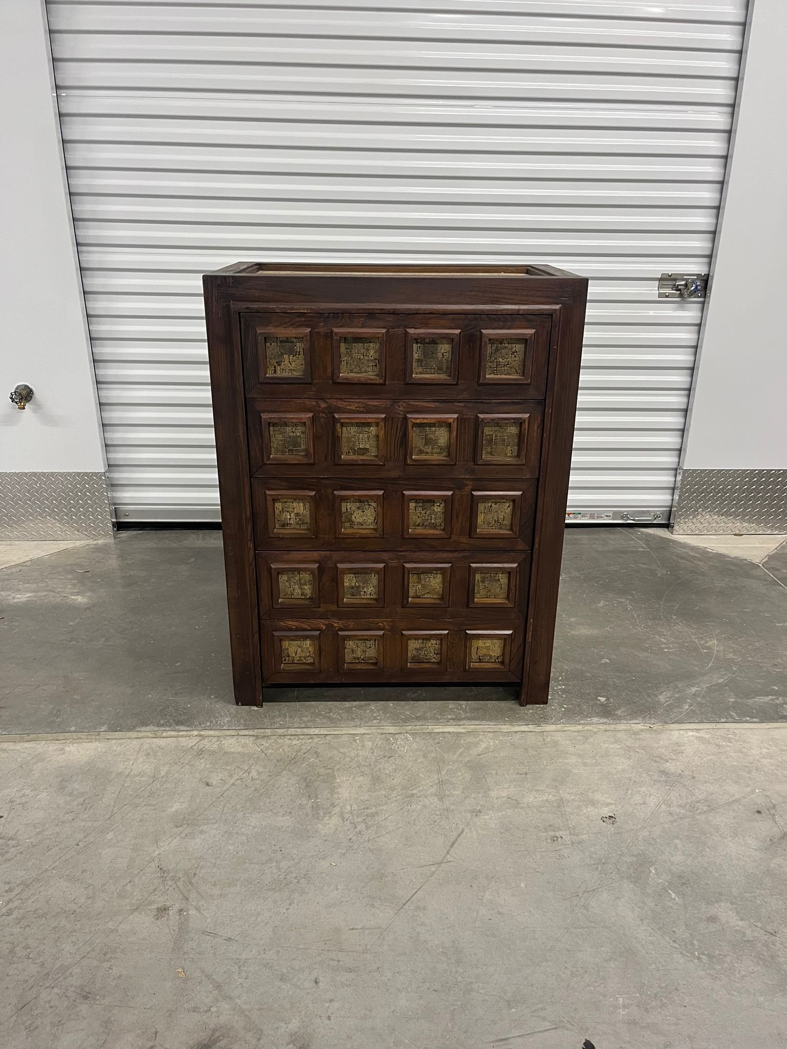 Antique solid wood dresser chest &88 size:35.5x20 H:46.5”