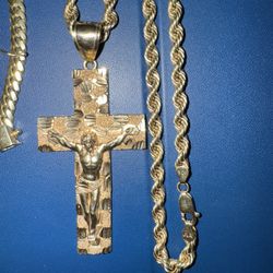 10k gold rope and and cross pendant