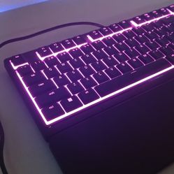 Razer Ornata V3—a low-profile ergonomic gaming keyboard powered by Razer Chroma™ RGB.