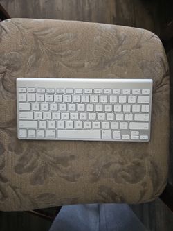 Apple Keyboard