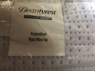 Simmons besutyrest silver pressure smart pillow top plush queen size mattress!!!