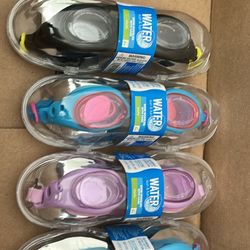 4 Youth Swim Googles With Cases 