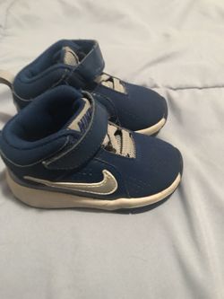 Nike toddler size 5