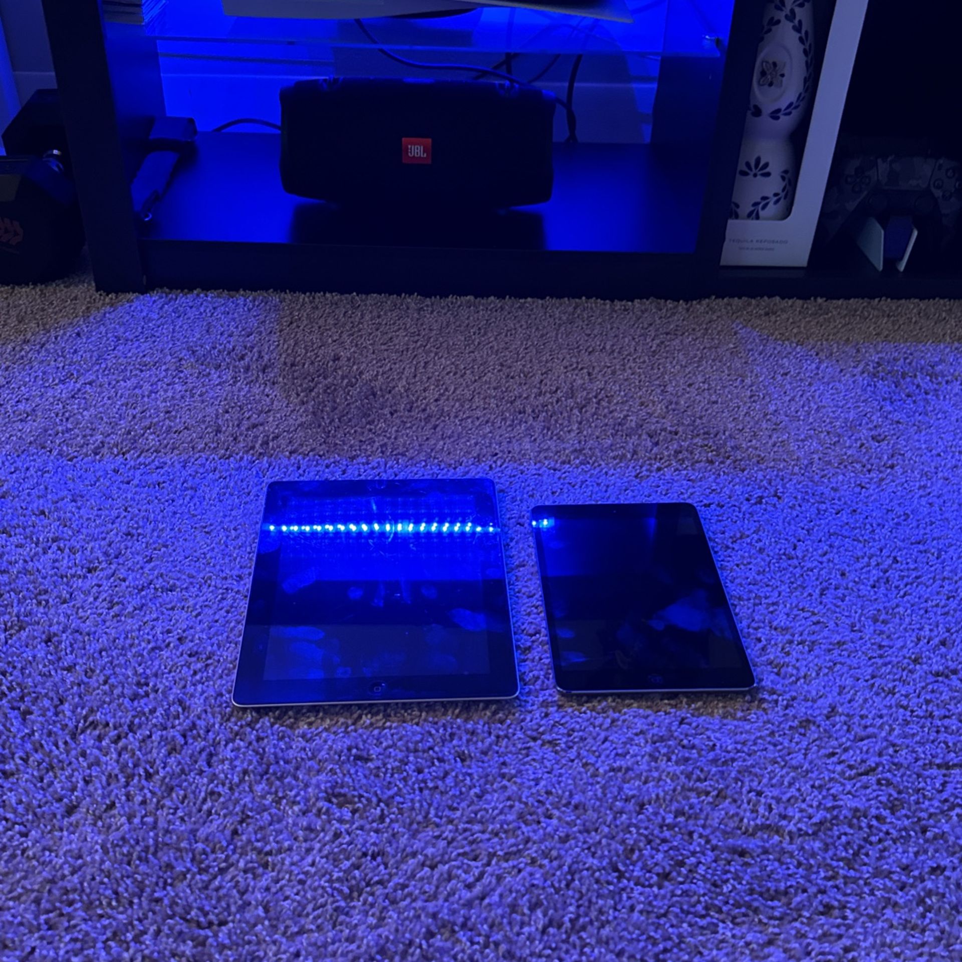 Original 1st Gen iPad And iPad Mini