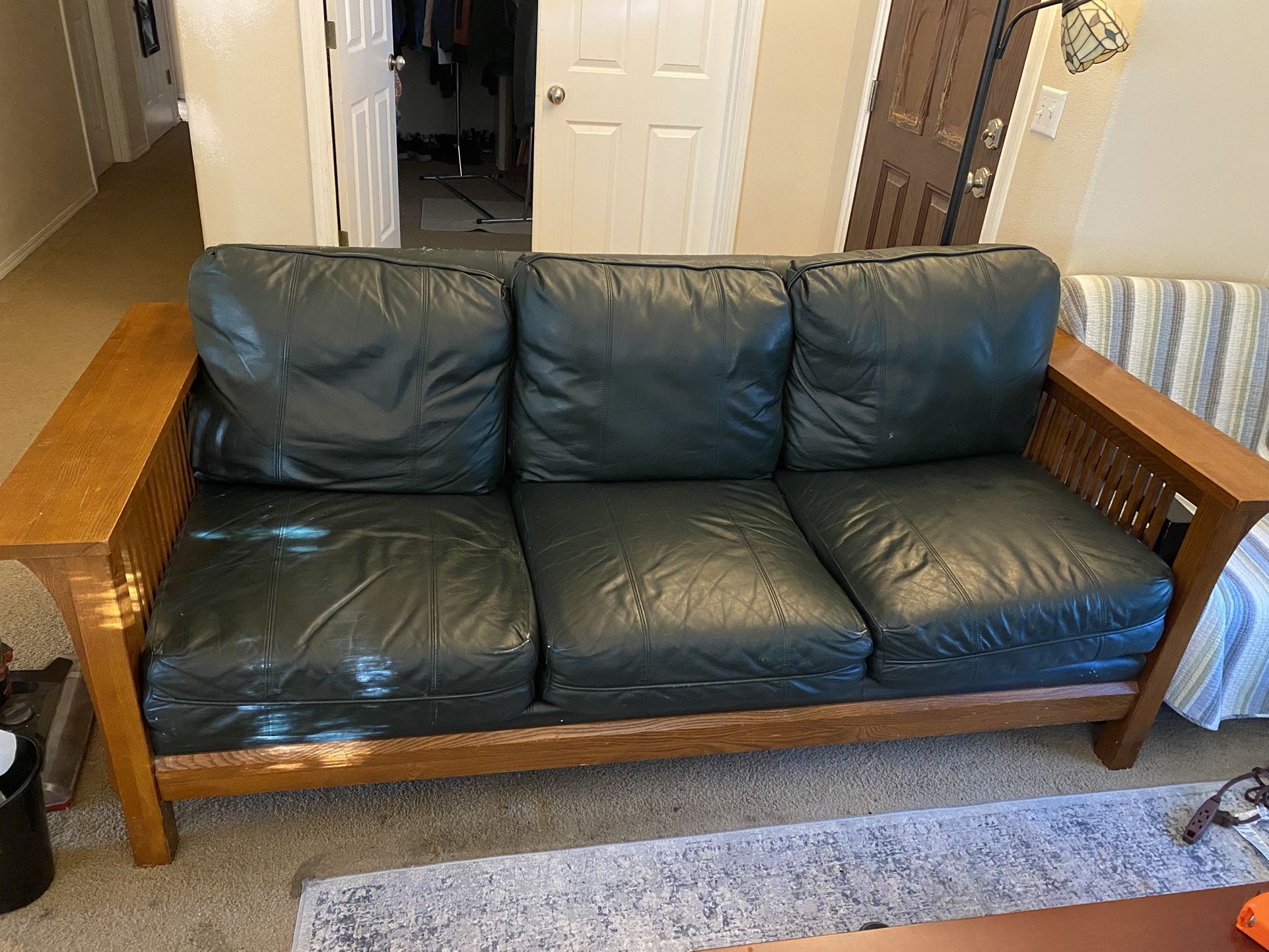 FREE SOFA OREGON CITY