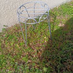 16" Tall Silver Metal Plant Stand