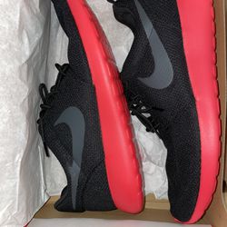 Nike Roshe One Siren Red DS sz 12M w/box