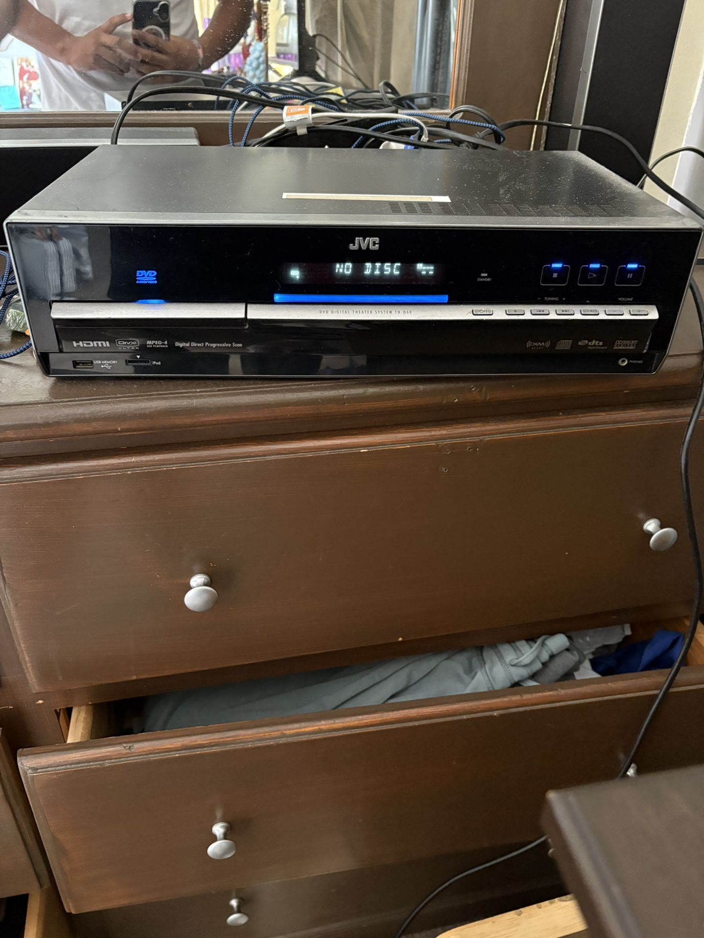 JVC DVD RECEIVER MODEL NO. XV-THD60 SYSTEM NO. TH- D60 AC 120V ~ 60Hz 160W 195VA
