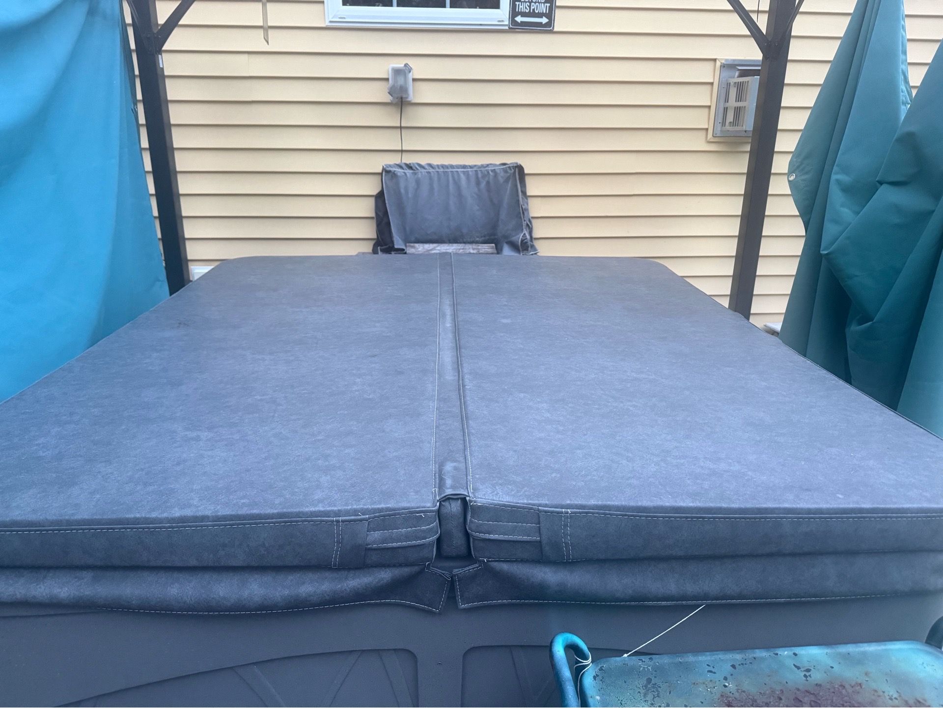 Lifesmart LS350DX 5-Person 28-Jet Hot Tub with Ozonator $2,000 Cash Only. Pickup Only. Excellent condition. The only reason I am selling it is becau