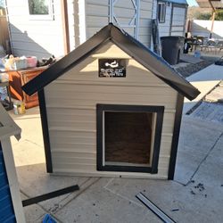 Large Insulated Dog House