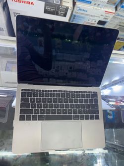Macbook pro 13" Display 8gb 128gb
