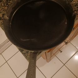 Cast iron pan heavy duty never used
