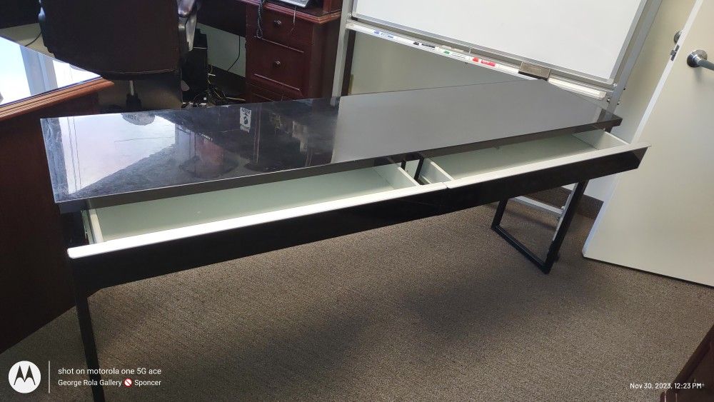 Ikea Black Gloss Besta Burs Desk
