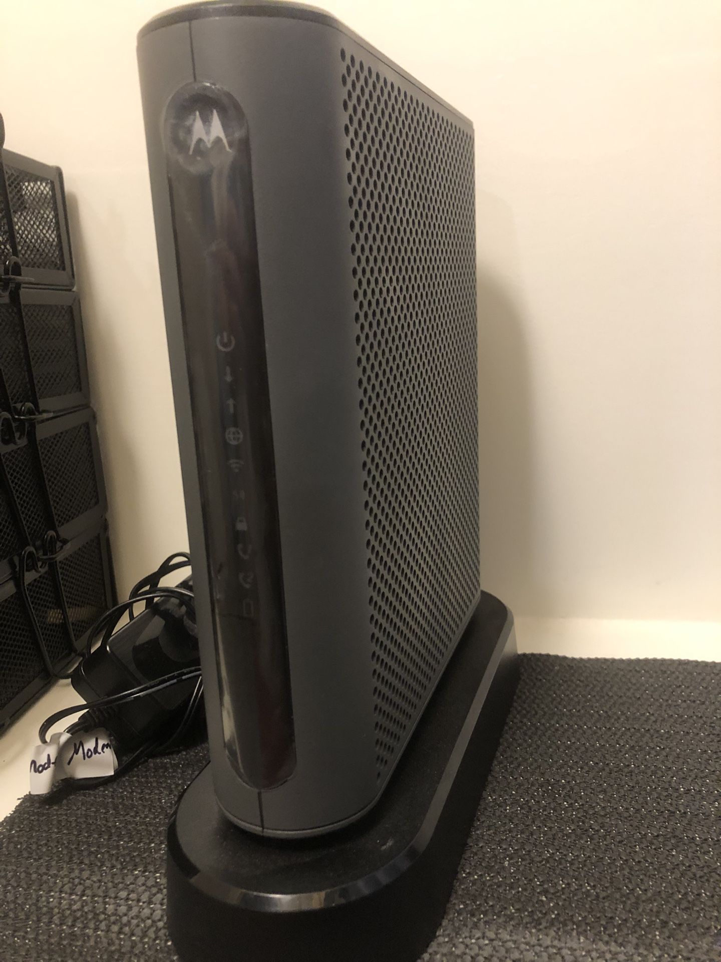 Motorola Modem & Router w/ Voice- Model  MT7711