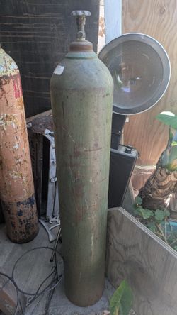 gas cylinder