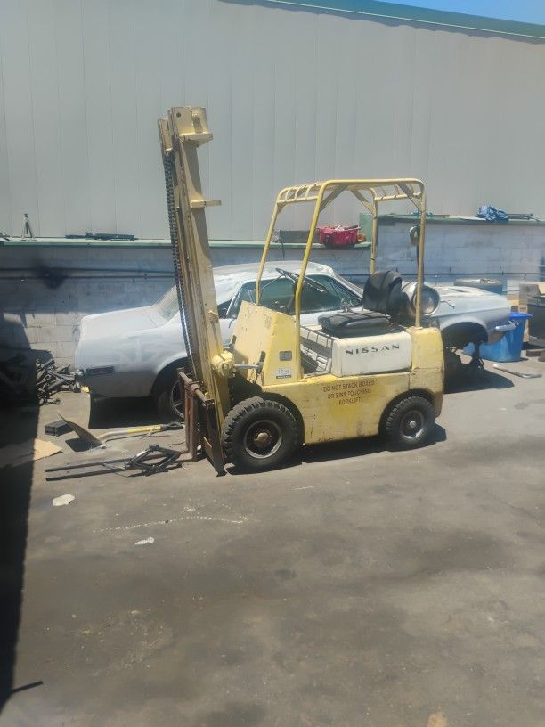 Standard Forklift $2,000 OBO