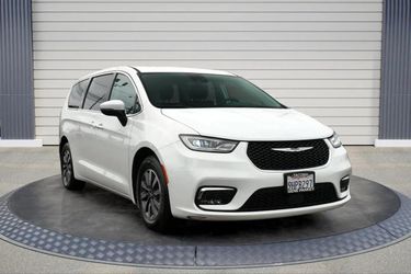 2023 Chrysler Pacifica Hybrid
