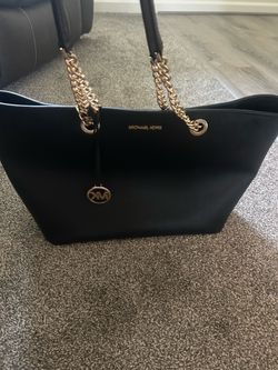 BLACK & GOLD MICHAEL KORS TOTE