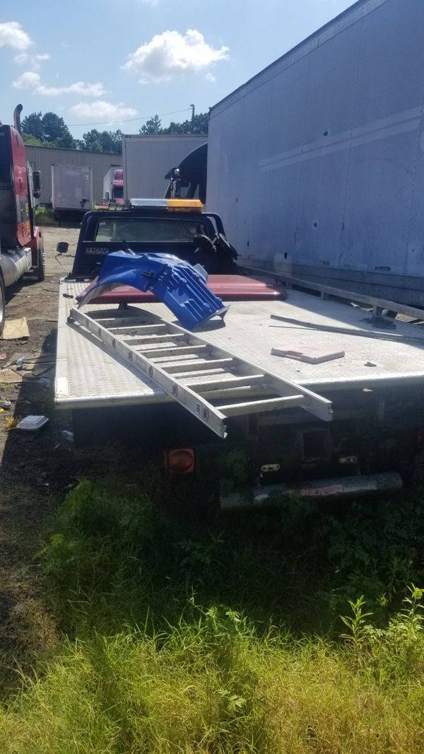 18 ft aluminum rollback flat bed for sale ! for Sale in Lithonia, GA
