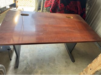 Computer desk