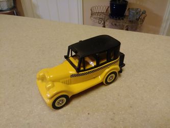 Vintage Avon bottle 1926 checker cab