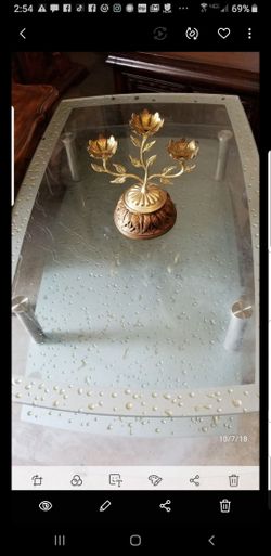 BEAUTIFUL GLASS CENTER TABLE GOLDEN DROP AND CHROME LEGS