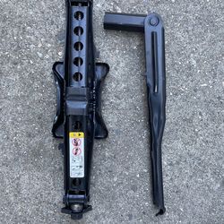 Dodge11-23 charger or challenger Oem Jack