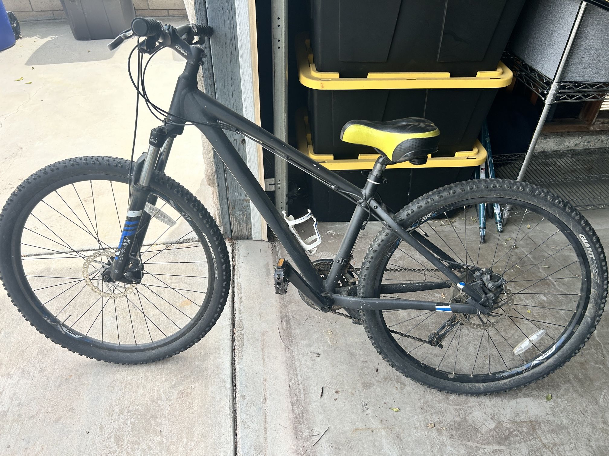 Giant Mountain Bike- Wheel Frame Size Small