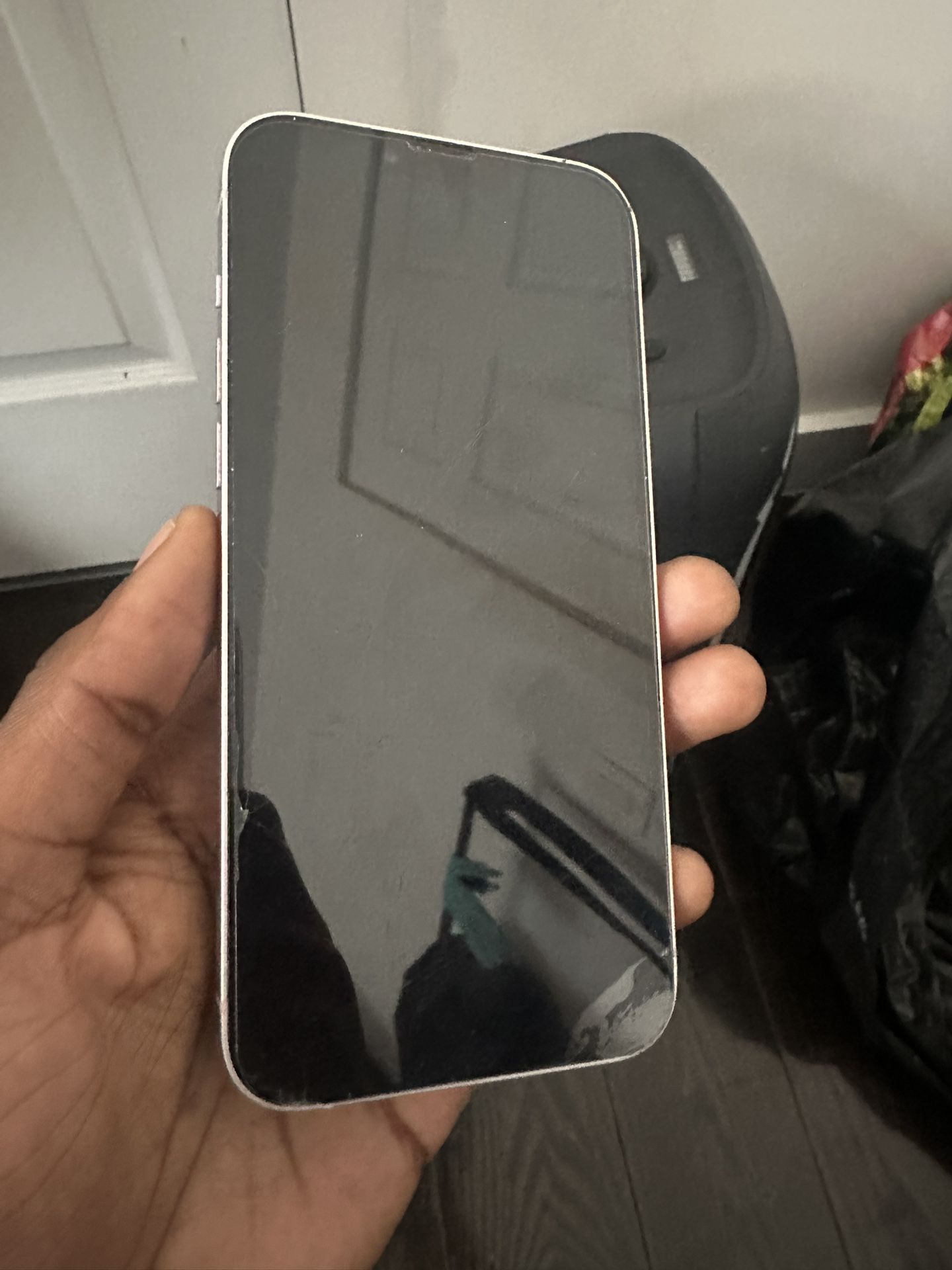 iPhone 14 Plus Locked