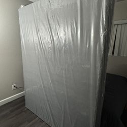 Box Spring ( Fairly New)